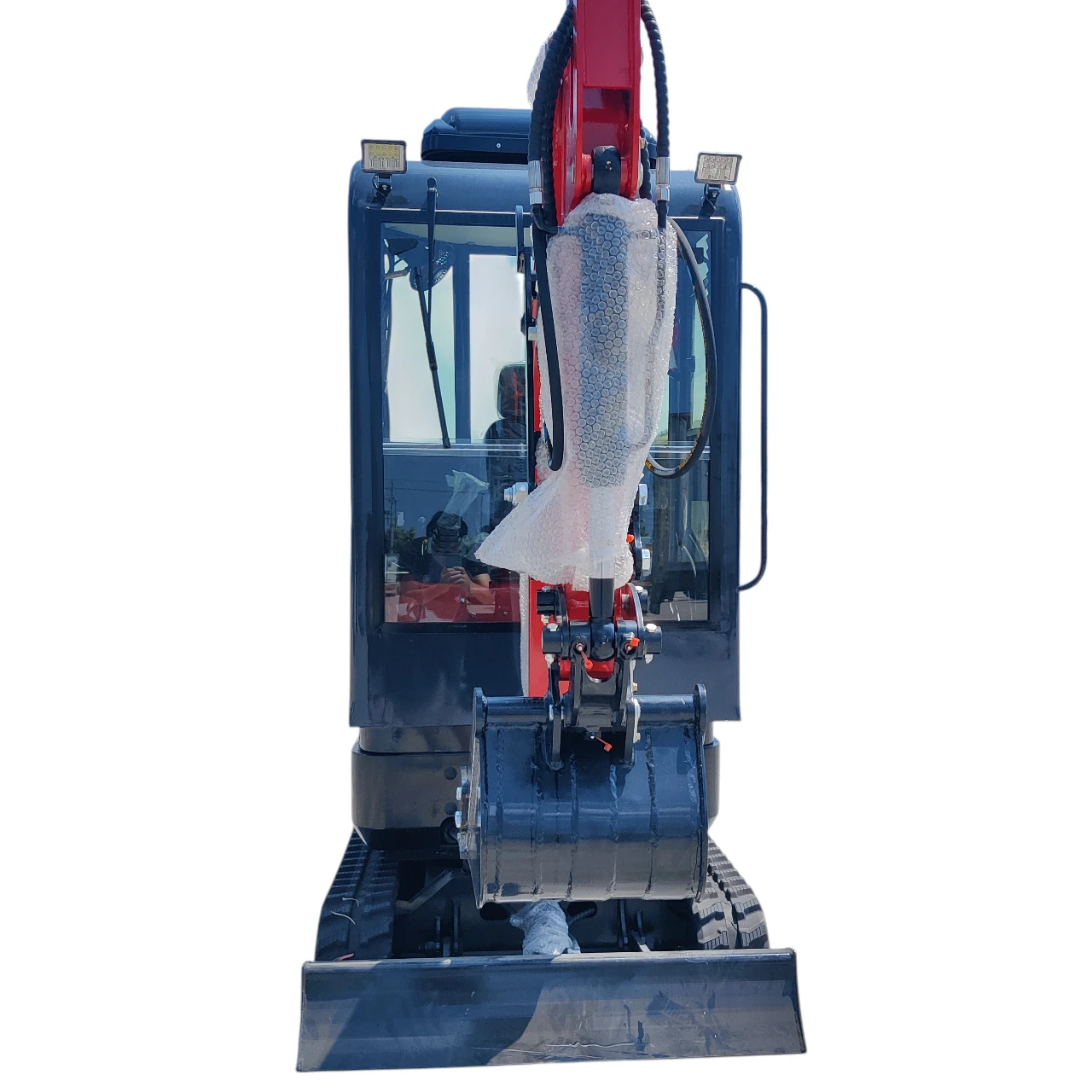 TYPHON TERROR XVIII Prestige 2 Ton Mini Excavator, KUBOTA Diesel Engine USA - Image 5